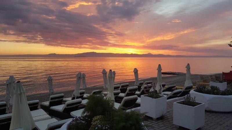 Art Boutique Suites Pefkochori Bagian luar foto