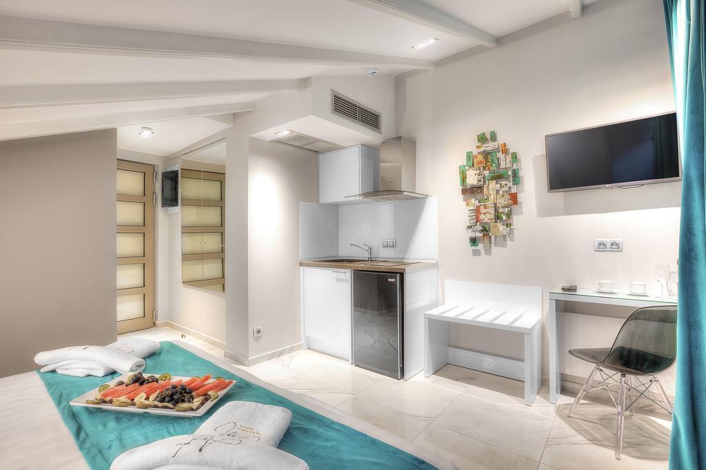 Art Boutique Suites Pefkochori Bagian luar foto