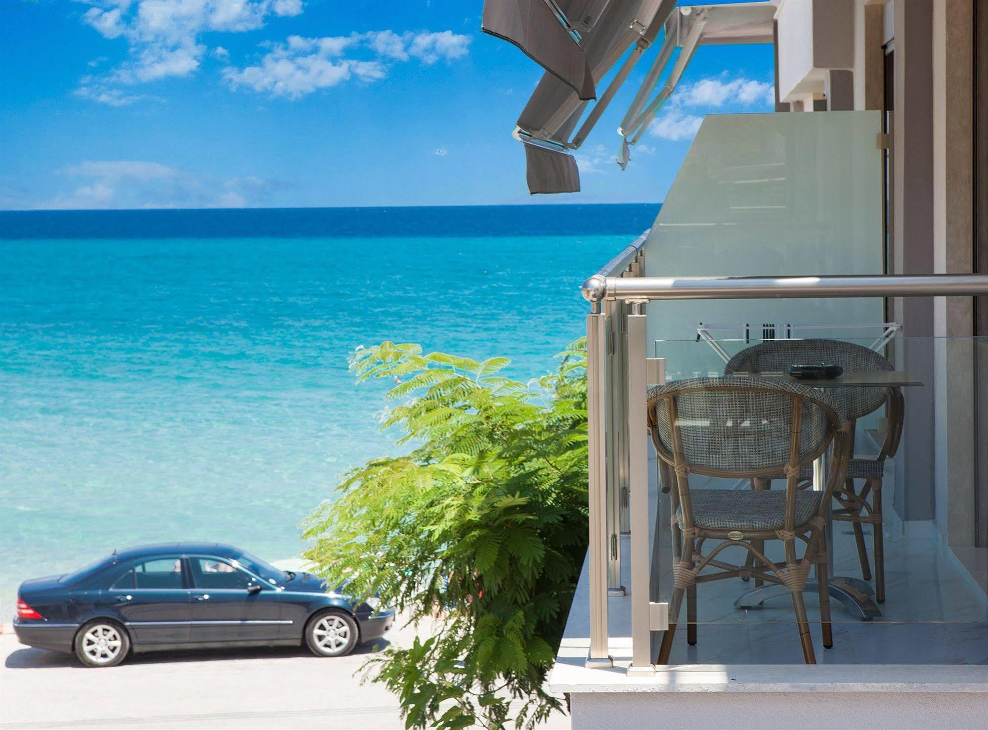 Art Boutique Suites Pefkochori Bagian luar foto