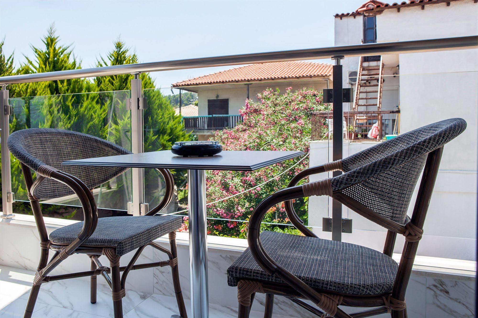 Art Boutique Suites Pefkochori Bagian luar foto